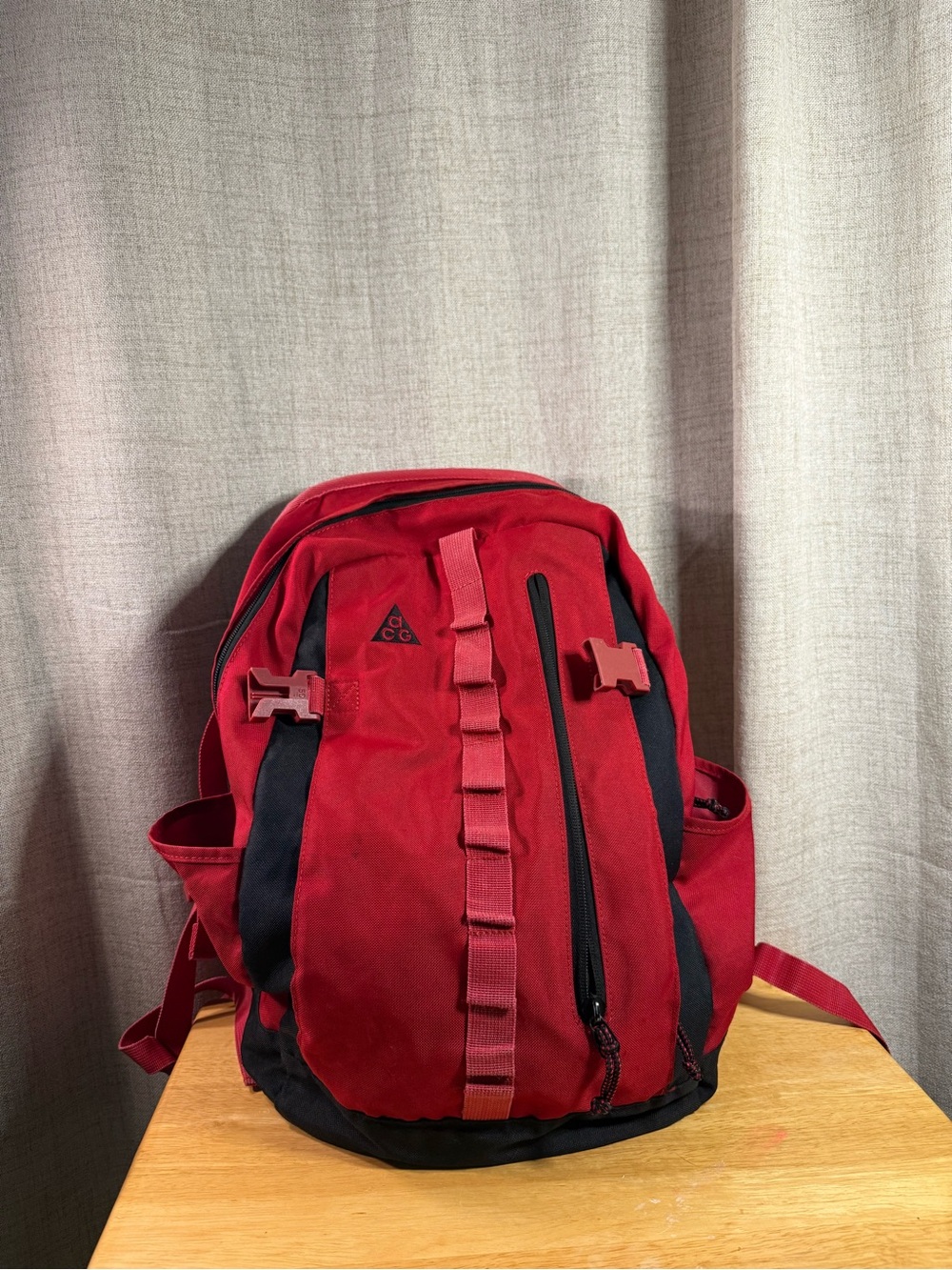 Nike Red and Black Men's Backpack with Front Zipper